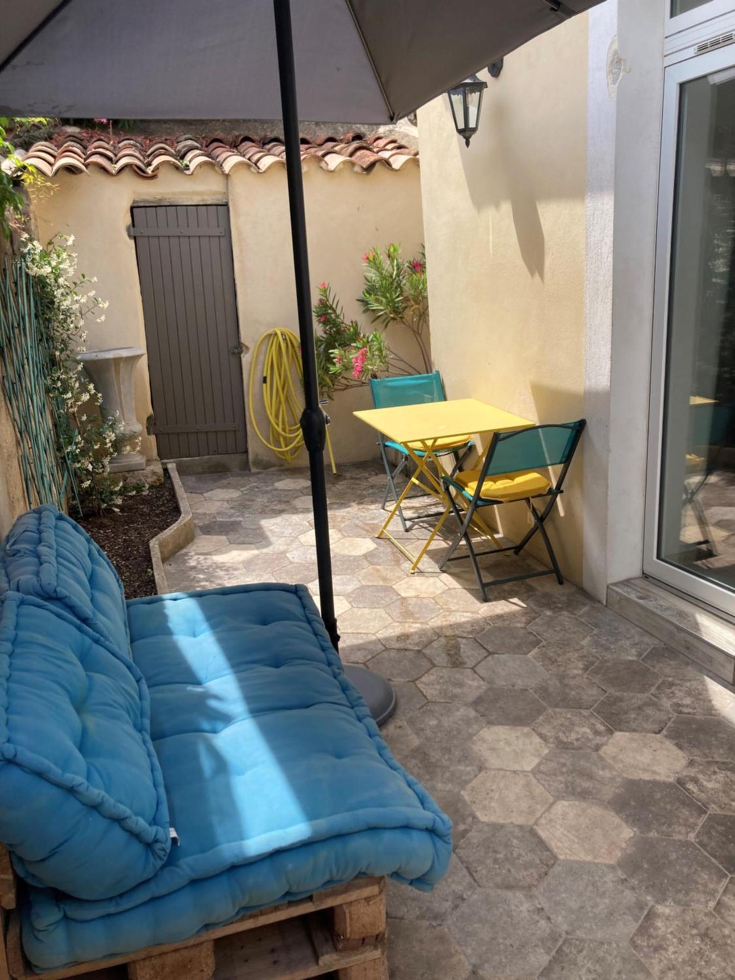 Le Studio D'Auguste- Coeur De Nimes-Chaleureux-Emplacement Ideal المظهر الخارجي الصورة